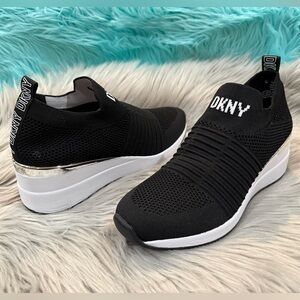 DKNY Women's Athletic Everyday Phebe-Slip-On Wedge Sneaker